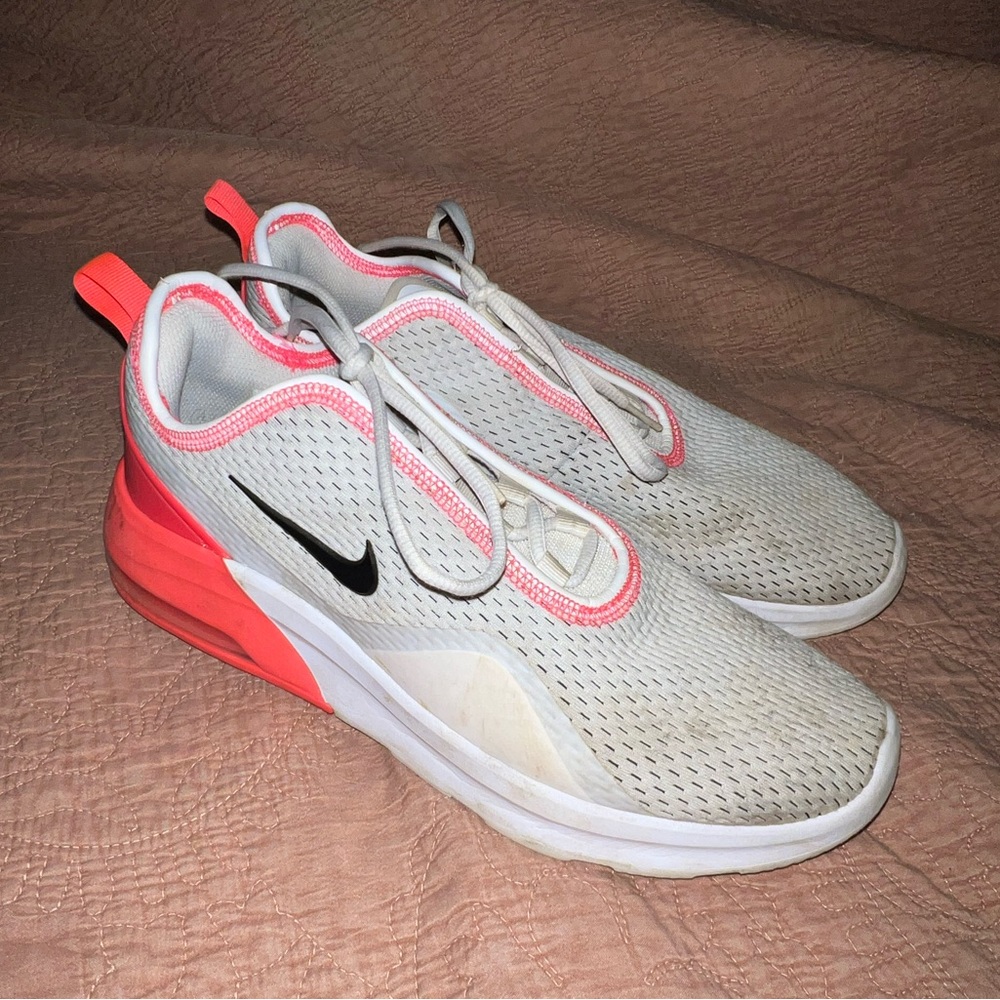 Nike Air Max 270 Women’s 10